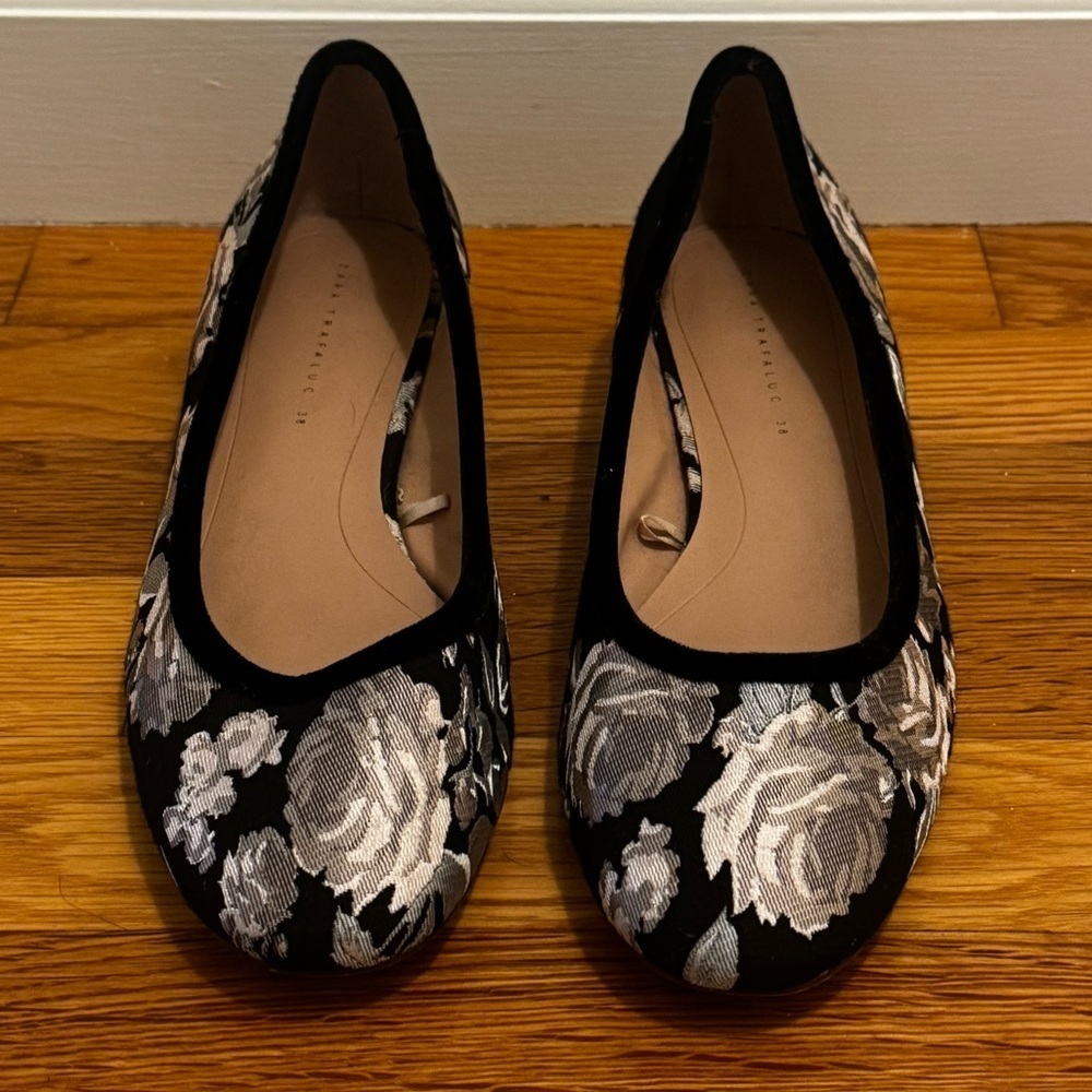 ZARA TRAFALUC Black Pink Embroidered Floral Round Toe Heels Size 7.5 7 1/2 Shoes
